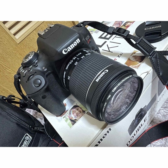 Canon(キヤノン)のCanon EOS KISS X8i EOS Wズームキット　周辺物品セット スマホ/家電/カメラのカメラ(デジタル一眼)の商品写真