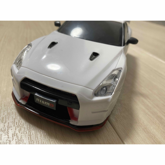 日産(ニッサン)の日産 GT-R nismo ラジコン エンタメ/ホビーのおもちゃ/ぬいぐるみ(ホビーラジコン)の商品写真