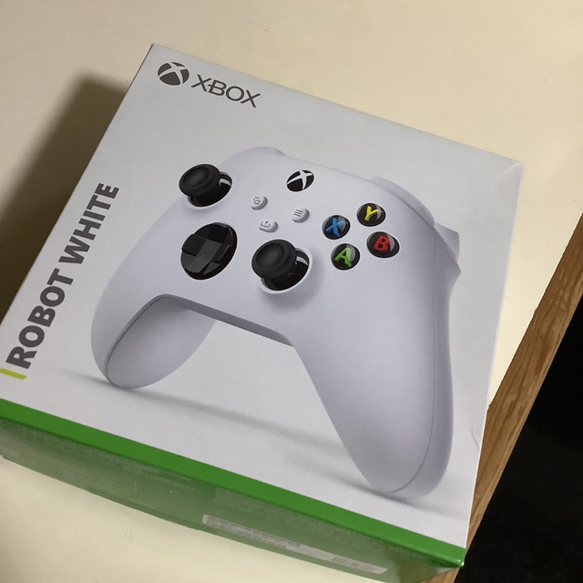 Xbox(エックスボックス)のXBOX ワイヤレスコントローラー  ケーブル付き エンタメ/ホビーのゲームソフト/ゲーム機本体(その他)の商品写真