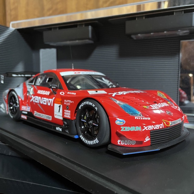 ミニカー未展示品　オートアート1/18 Xanavi NISMO Z 2005