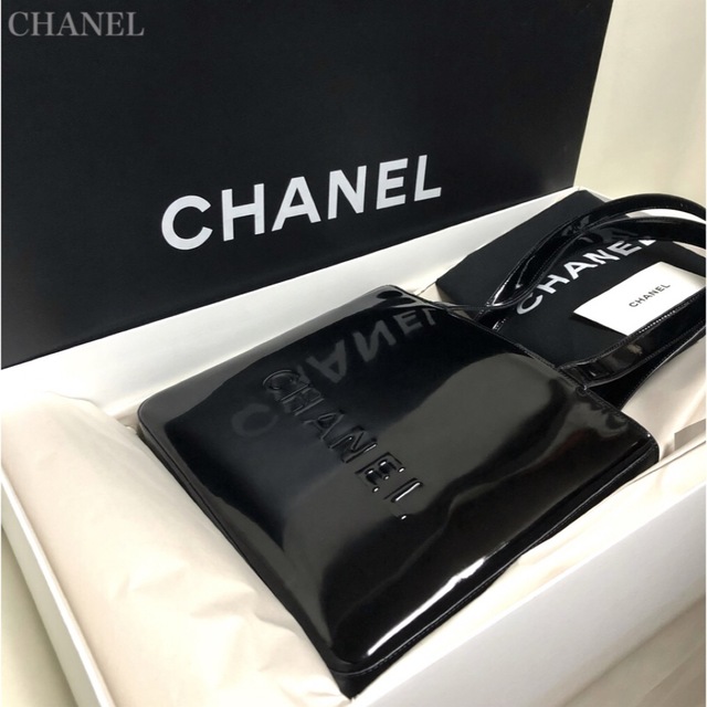 人気を誇る CHANEL - CHANEL シャネル パテントレザー ハンドバッグ  ブラック (箱付) ハンドバッグ