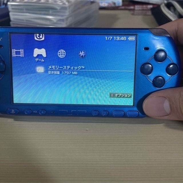 PSP-3000 本体 ブルー 充電器、ハードケース、カセット4本付き 安い