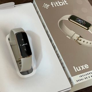 フィットフィット(fitfit)のFitbit luxe(その他)