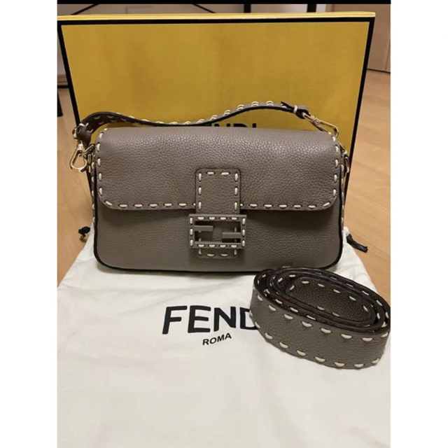 最高の FENDI バゲット 新品 未使用 FENDI - ハンドバッグ
