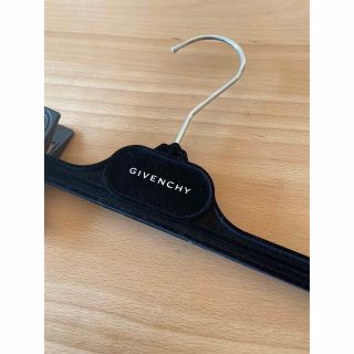 ジバンシィ(GIVENCHY)のジバンシー　スラックス　ハンガー(押し入れ収納/ハンガー)