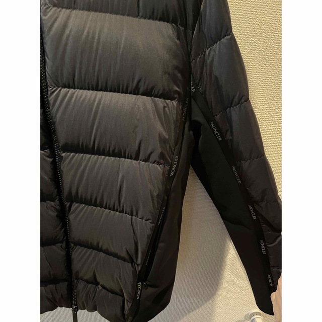 MONCLER(モンクレール)の新品未使用 モンクレール　moncler ダウンジャケット　4 XL ブラック メンズのジャケット/アウター(ダウンジャケット)の商品写真