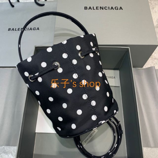 期間限定特価品 バレンシアガバック ドット 3broadwaybistro.com