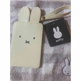 ミッフィー(miffy)の♡ミッフィー　パスケース(名刺入れ/定期入れ)