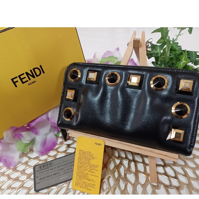 財布 FENDI フェンディ 長財布 スタッズ ラウンドファスナー