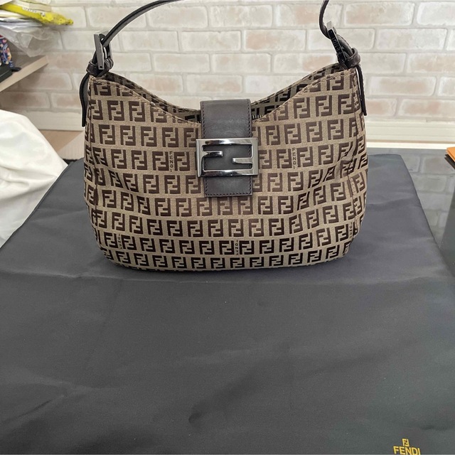FENDI ズッキーノ マンマバケット FFハンドバッグ 人気アイテム