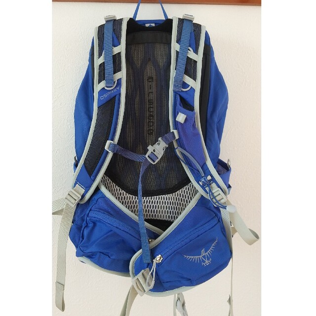 Osprey(オスプレイ)の値下げしました❣️         オスプレイザック20L女性用 スポーツ/アウトドアのアウトドア(登山用品)の商品写真