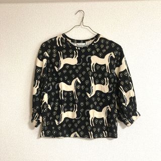 マリメッコ(marimekko)の《お値下げ》marimekko ムスタタンマ柄　カットソー(カットソー(長袖/七分))