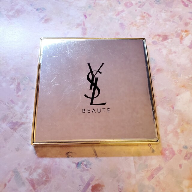 Yves Saint Laurent(イヴサンローラン)のイヴ・サンローラン　ミラー レディースのファッション小物(ミラー)の商品写真