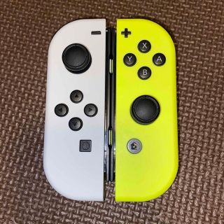 ニンテンドースイッチ(Nintendo Switch)の任天堂ジョイコン有機ELホワイト、ネオンイエロー　レア(家庭用ゲーム機本体)