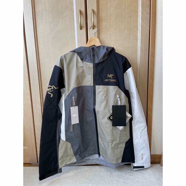 大特価!!】 ARC'TERYX Mサイズ JACKET BETA 別注 BEAMS × ARC'TERYX