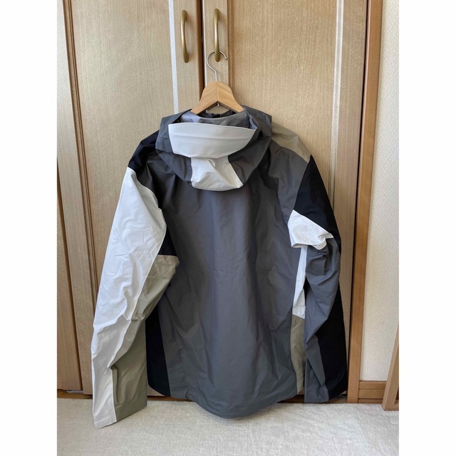 ARC'TERYX(アークテリクス)のARC’TERYX × BEAMS  別注 BETA JACKET  Mサイズ メンズのジャケット/アウター(マウンテンパーカー)の商品写真