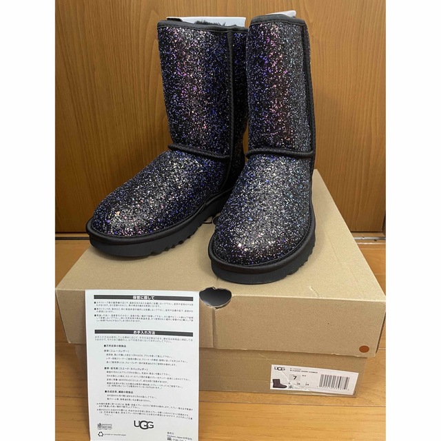 UGG(アグ)のUGG♡CLASSIC SHORT COSMOS♡新品未使用♡24センチ♡7 レディースの靴/シューズ(ブーツ)の商品写真