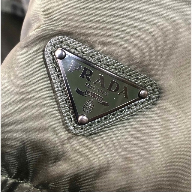 PRADA(プラダ)の専用です✨美品✨PRADA✨ダウンコート✨フォックスファー✨三角ロゴ✨国内正規品 レディースのジャケット/アウター(ダウンコート)の商品写真