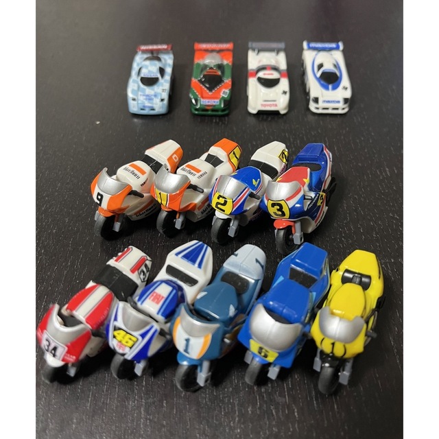 プルバックミニカー＆ゼンマイバイク エンタメ/ホビーのおもちゃ/ぬいぐるみ(ミニカー)の商品写真