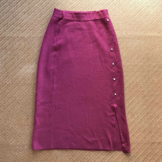 GU(ジーユー)のGU ジーユー ニット ロングスカート レディースのスカート(ロングスカート)の商品写真