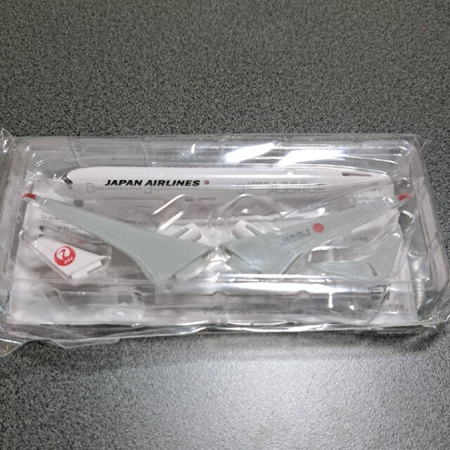 JAL(日本航空)(ジャル(ニホンコウクウ))の新品未開封　JAL　銀色　エアバスA350 エンタメ/ホビーのテーブルゲーム/ホビー(航空機)の商品写真