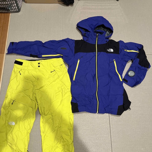 人気TOP ノースフェイス スキーウェア(スノボ兼用)上下 日本非売品