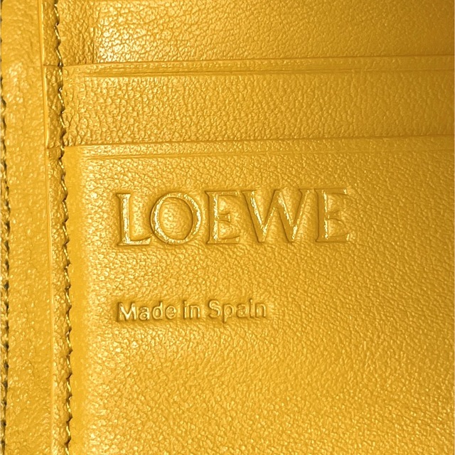 【夏セール！】 LOEWE(ロエベ)黄色 折り畳み財布