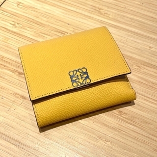 ロエベ(LOEWE)の【夏セール！】 LOEWE(ロエベ)黄色 折り畳み財布(折り財布)