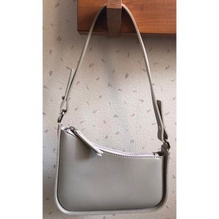 アズールバイマウジー(AZUL by moussy)のAZUL by moussy ムーンバッグ オフホワイト(ショルダーバッグ)