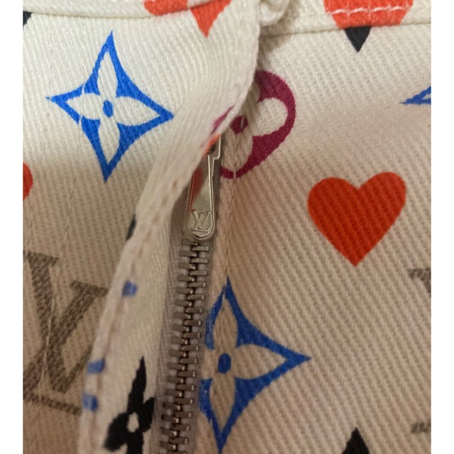 LOUIS VUITTON(ルイヴィトン)の⭐️未使用⭐️国内完売品⭐️ルイヴィトン⭐️パンツ⭐️❤️モノグラム レディースのパンツ(デニム/ジーンズ)の商品写真