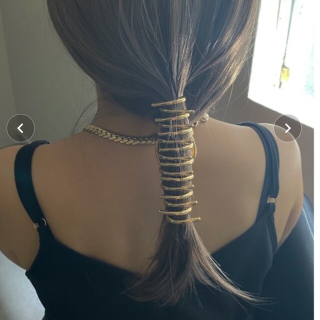 デザインヘアクリップ　ゴールド レディースのヘアアクセサリー(バレッタ/ヘアクリップ)の商品写真