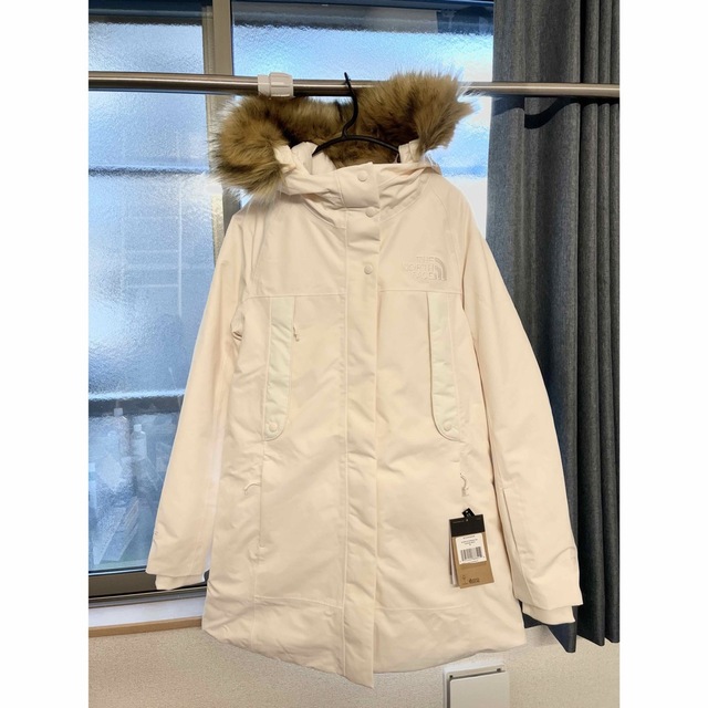 THE NORTH FACE(ザノースフェイス)の新品　ノースフェイス　OUTERBOROUGHS PARKA DRYVENT  レディースのジャケット/アウター(ダウンコート)の商品写真