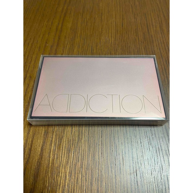 ADDICTION(アディクション)のaddiction アディクション　リミテッドエディション　コンパクト コスメ/美容のメイク道具/ケアグッズ(ボトル・ケース・携帯小物)の商品写真