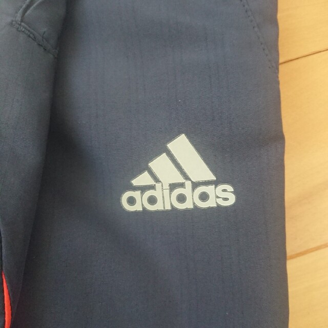 adidas(アディダス)のadidasナイロンパンツ １６０cm キッズ/ベビー/マタニティのキッズ服男の子用(90cm~)(パンツ/スパッツ)の商品写真