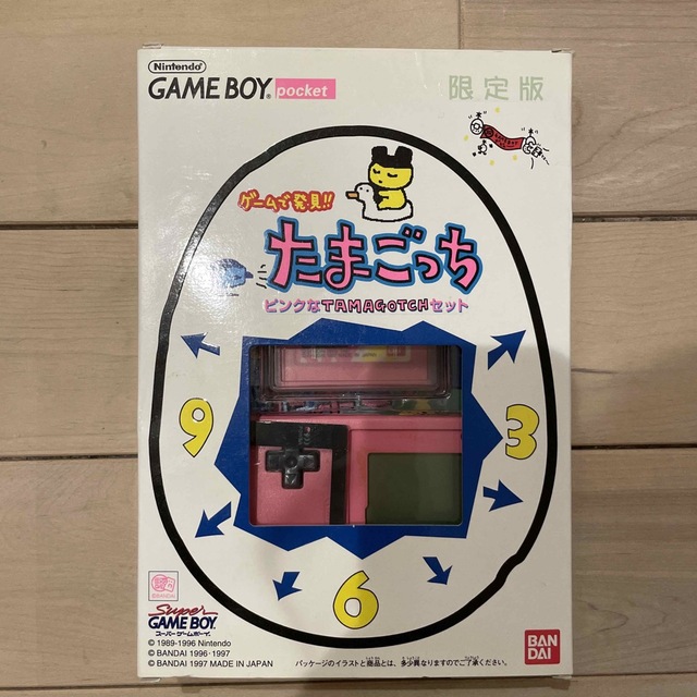 ゲームボーイ(ゲームボーイ)のGAMEBOYpocketたまごっち　ピンクなTAMAGOTCHセット　限定版 エンタメ/ホビーのゲームソフト/ゲーム機本体(携帯用ゲーム機本体)の商品写真