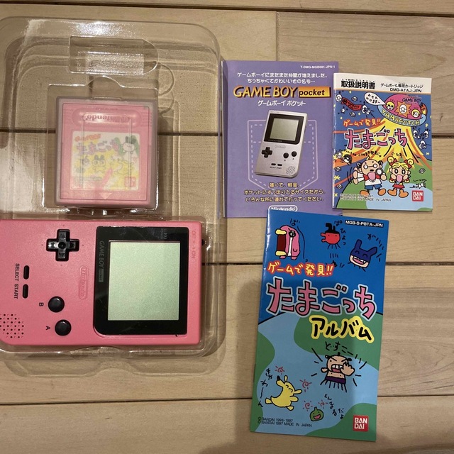 ゲームボーイ(ゲームボーイ)のGAMEBOYpocketたまごっち　ピンクなTAMAGOTCHセット　限定版 エンタメ/ホビーのゲームソフト/ゲーム機本体(携帯用ゲーム機本体)の商品写真