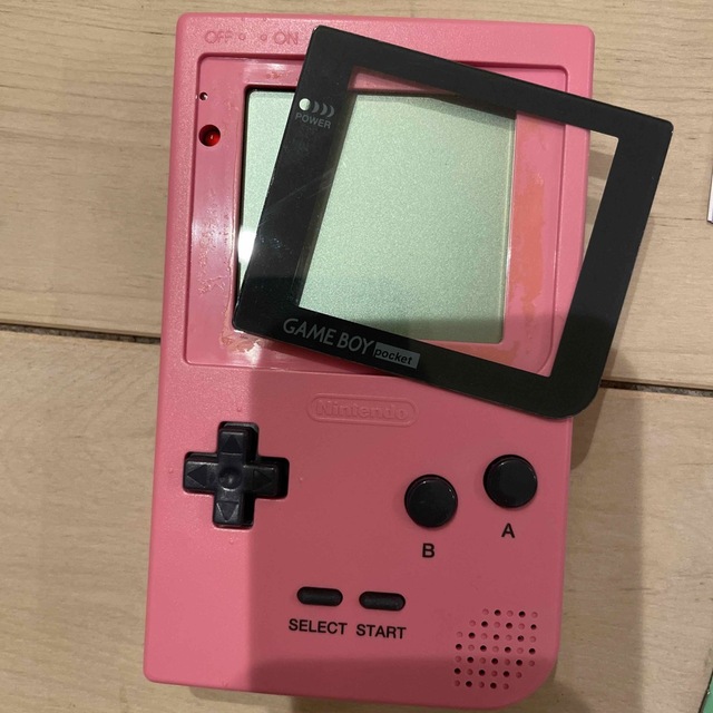 ゲームボーイ(ゲームボーイ)のGAMEBOYpocketたまごっち　ピンクなTAMAGOTCHセット　限定版 エンタメ/ホビーのゲームソフト/ゲーム機本体(携帯用ゲーム機本体)の商品写真