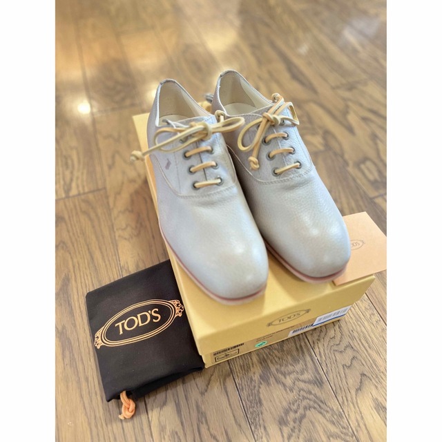 TOD'S(トッズ)の【Tod's/トッズ】オックスフォードシューズ ⭐︎グレー⭐︎5 1/2⭐︎新品 メンズの靴/シューズ(スリッポン/モカシン)の商品写真