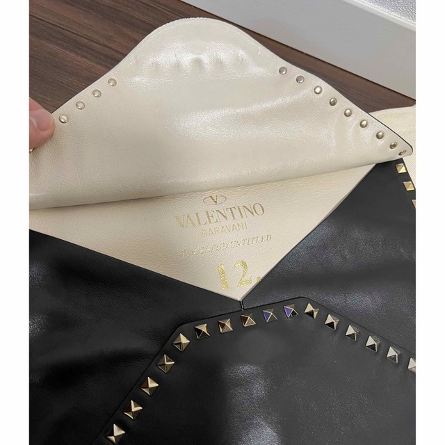 VALENTINO ヴァレンティノ　ロックスタッズ　クラッチバック　美品 3