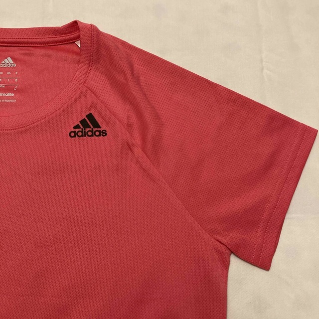 adidas(アディダス)のアディダスレディースシャツ レディースのトップス(Tシャツ(半袖/袖なし))の商品写真