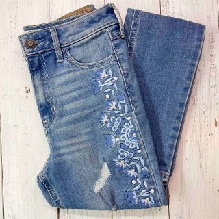 ホリスター(Hollister)の限定1本！トレンド花柄♩クラッシュ&刺繍デニム/ホリスター/HOLLISTER(デニム/ジーンズ)