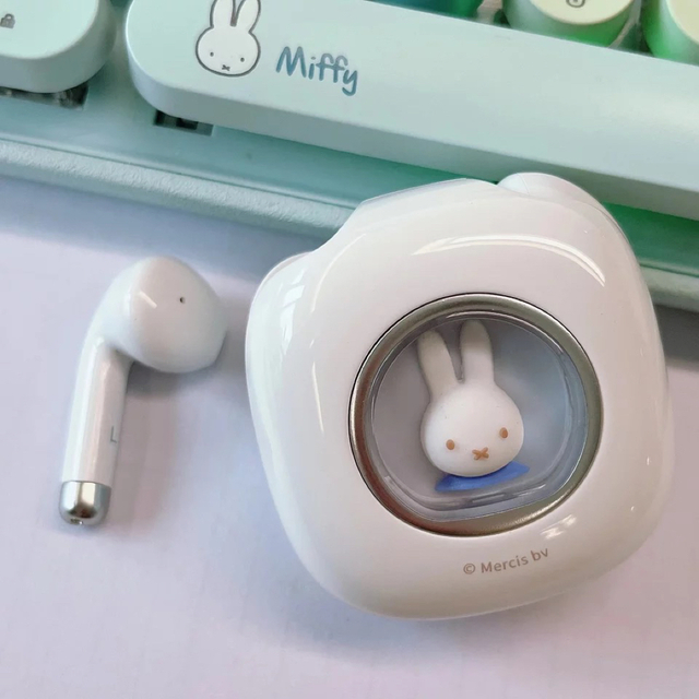 miffy(ミッフィー)のミッフィー miffy ワイヤレスイヤホン Bluetooth スマホ/家電/カメラのオーディオ機器(ヘッドフォン/イヤフォン)の商品写真