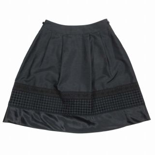 トゥービーシック(TO BE CHIC)の美品 トゥービーシック TO BE CHIC シャンタン生地 フレア スカート(ひざ丈スカート)