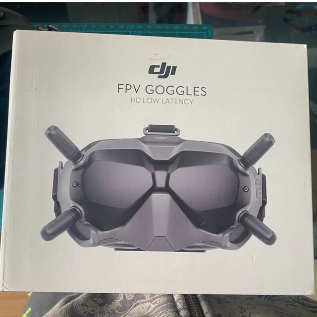 【美品】DJI GOGGLES V1 エンタメ/ホビーのおもちゃ/ぬいぐるみ(ホビーラジコン)の商品写真