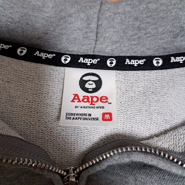 AAPE BY A BATHING APE(エーエイプバイアベイシングエイプ)の最終お値下げ！　Aape アベイシングエイプ　グレー色　Mサイズ メンズのトップス(パーカー)の商品写真