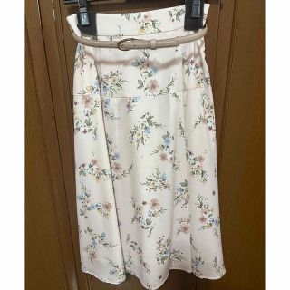 レッセパッセ(LAISSE PASSE)の新品⭐︎レッセパッセ　Floret プリントスカート(ひざ丈スカート)