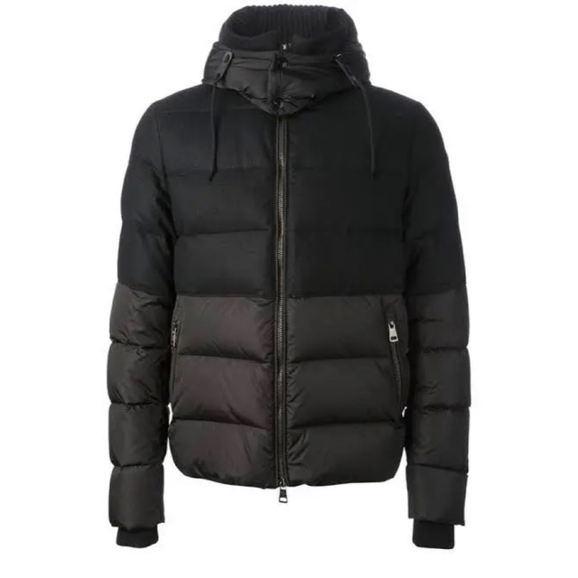 MONCLER(モンクレール)の美品　即日発送　モンクレール　NOIR   ダウン　黒　サイズ0 メンズのジャケット/アウター(ダウンジャケット)の商品写真