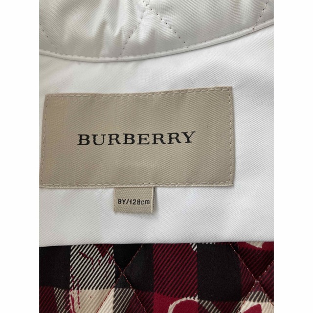 BURBERRY(バーバリー)の未着用★バーバリーハート柄コート　8Y/128cm ホワイト キッズ/ベビー/マタニティのキッズ服女の子用(90cm~)(コート)の商品写真