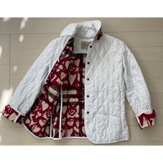 バーバリー(BURBERRY)の未着用★バーバリーハート柄コート　8Y/128cm ホワイト(コート)