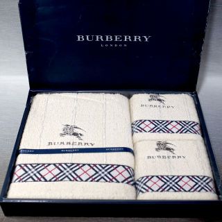 バーバリー(BURBERRY)の【新品・未使用 送料込み】バーバリー バスタオル１枚 フェイスタオル２枚(タオル/バス用品)